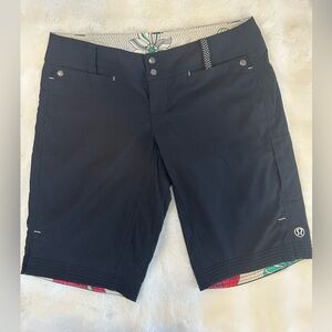 lululemon athletica Black Women's Bermuda Athletic Shorts Y2K